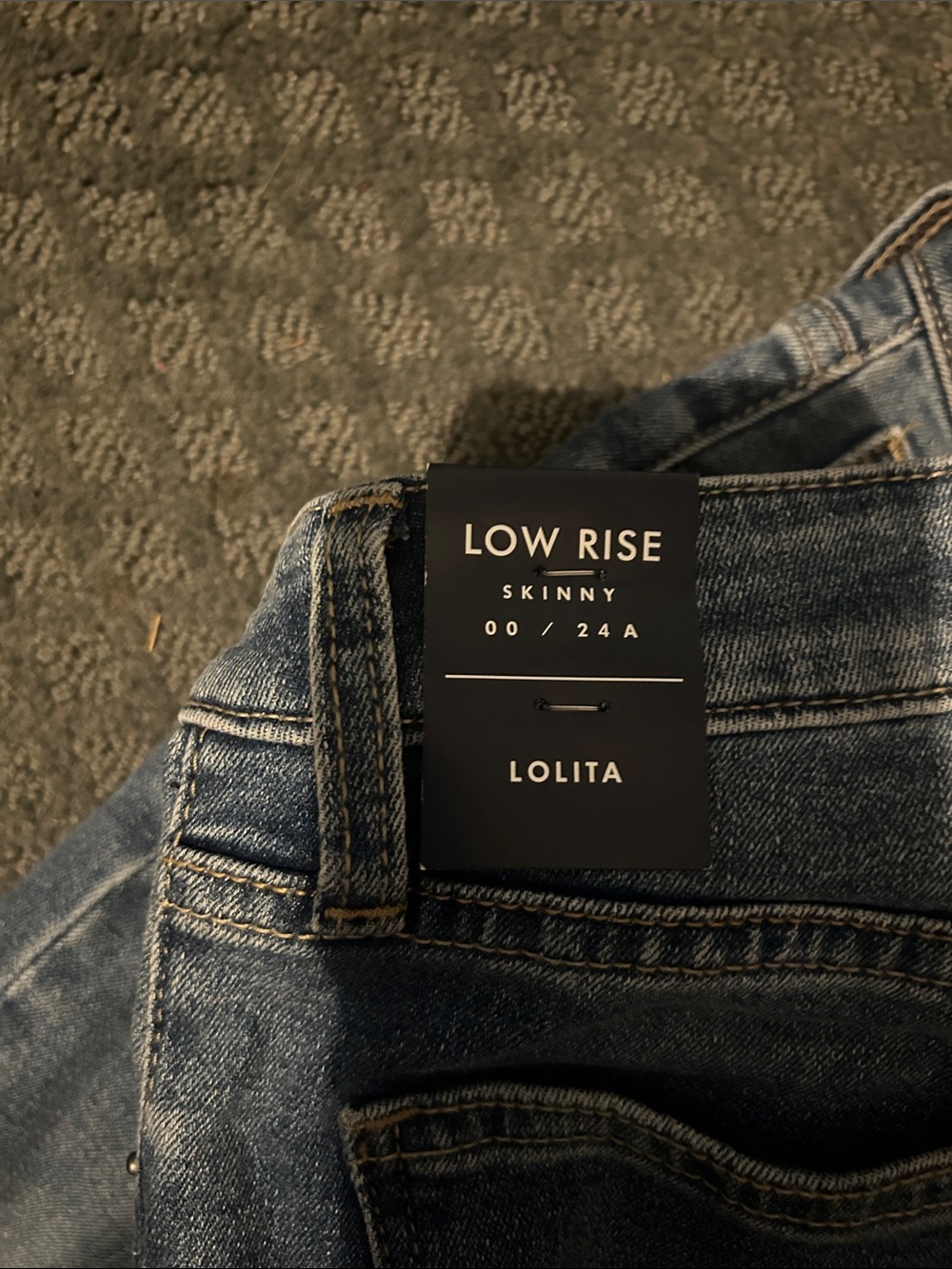 Lucky 🍀 Brand Distressed low rise Skinny Jeans - Picture 3 of 7